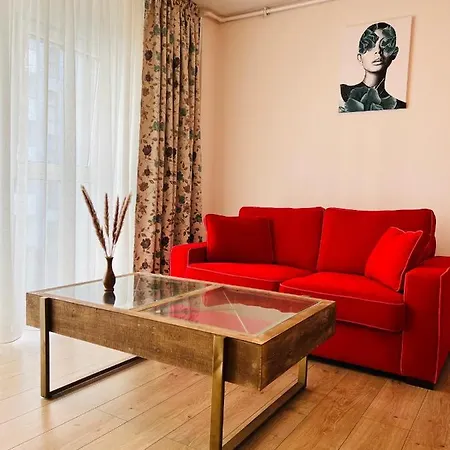 Apartament Nou Si Primitor Cu Parcare Gratuita Daire Kaloşvar