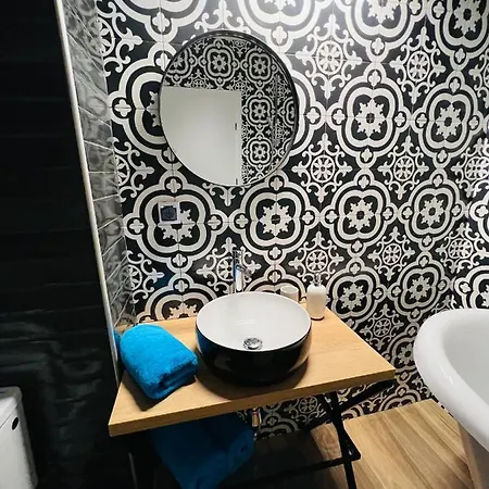 Apartament Nou Si Primitor Cu Parcare Gratuita