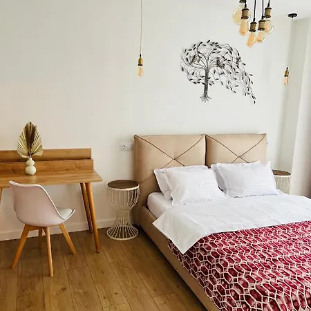 Apartament Nou Si Primitor Cu Parcare Gratuita